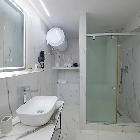 Livia's Εξαμίλιο