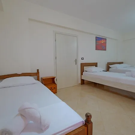 Livia's Εξαμίλιο