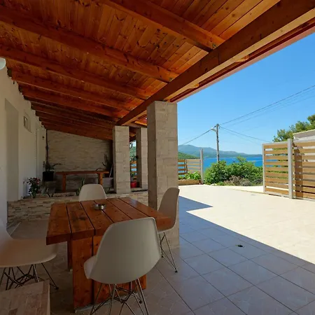 Livia's Εξαμίλιο